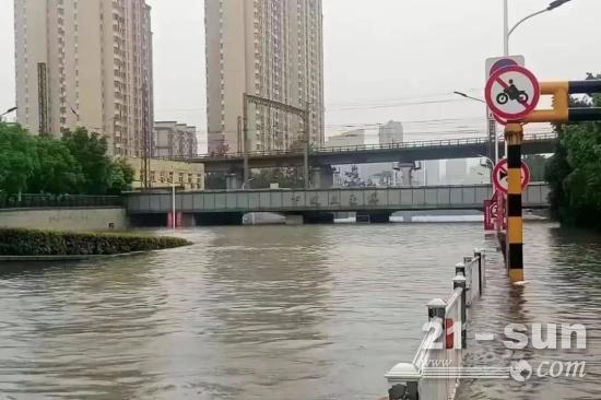 召必战，战必胜！徐工大流量应急排水车展现硬核实力(图1)