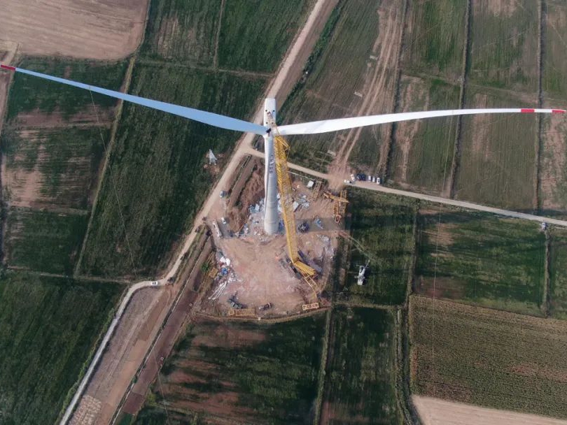 高166m，直徑200m！徐工XGC15000A完成“最大混塔”風機首吊
