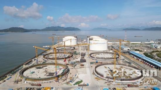 群塔林立大国工程，中联重科助力华南地区最大LNG储运基地建设