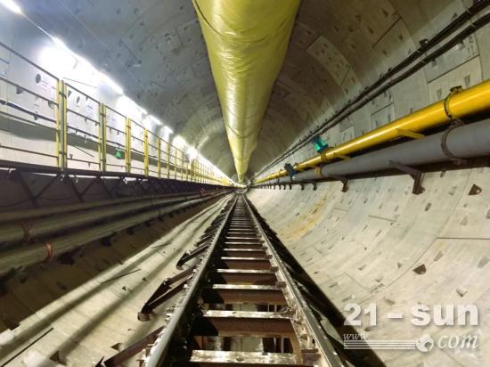再创世界“新纪录”！中铁装备“畅通号”顺利贯通“万里长江第一长隧”