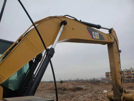 徐州市出售转让二手不详小时2014年卡特彼勒320D2挖掘机