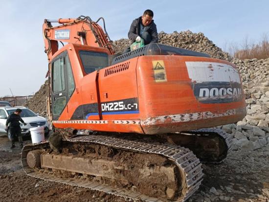 长春市出售转让二手不详小时2008年斗山DH225-7挖掘机