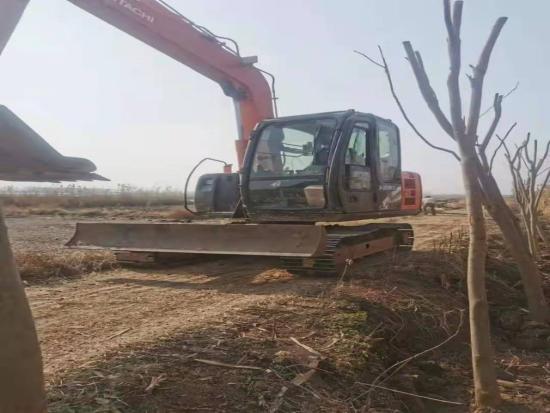 徐州市出售转让二手不详小时2015年日立ZX70挖掘机