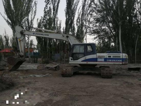徐州市出售转让二手不详小时2011年中联重科ZE230挖掘机