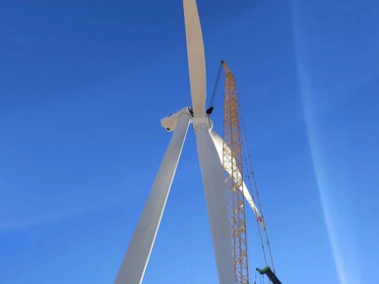 19台风机！国合乌拉特续建100兆瓦<em>风电项目</em>全部吊装完成