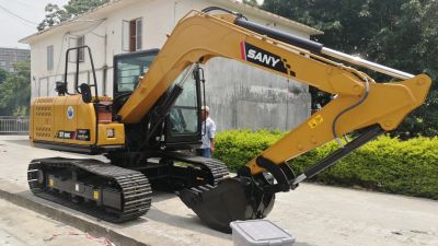广东省东莞市出租SY60C履带式挖掘机