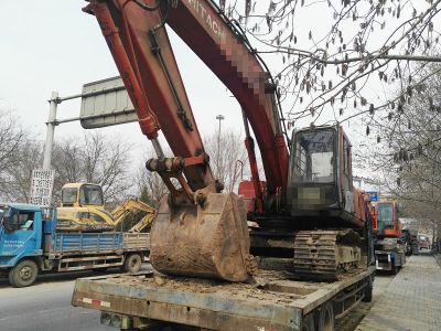 北京市海淀区出租ZAXIS240履带式挖掘机