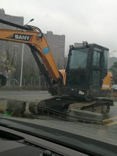 湖北省武汉市出租SY65履带式挖掘机