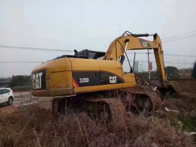 河北省保定市出租320D履带式挖掘机