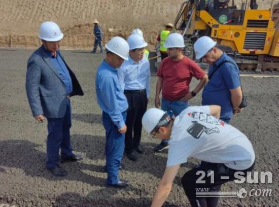 乌兹别克斯坦市政项目合作方赴陕西路桥集团路面公司考察交流