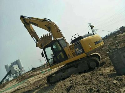 北京市朝阳区出租240履带式挖掘机