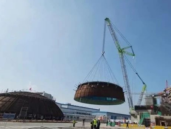 中联重科2000吨级履带吊助力江苏田湾核电7号机组穹顶球带吊装施工