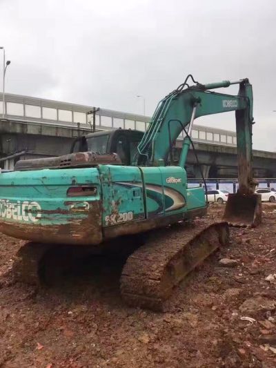 河北省保定市出租200-8履带式挖掘机