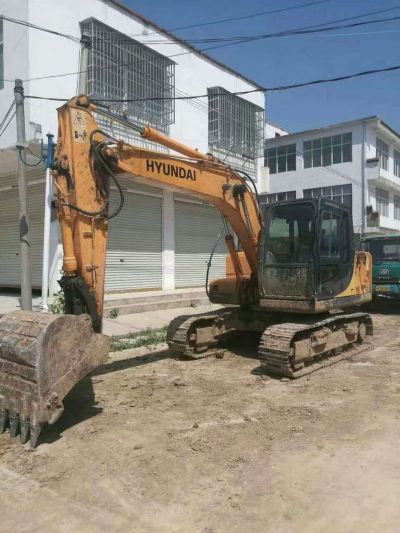 湖北省武汉市出租R60履带式挖掘机