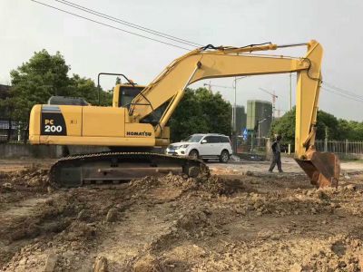 湖北省武汉市出租PC200履带式挖掘机