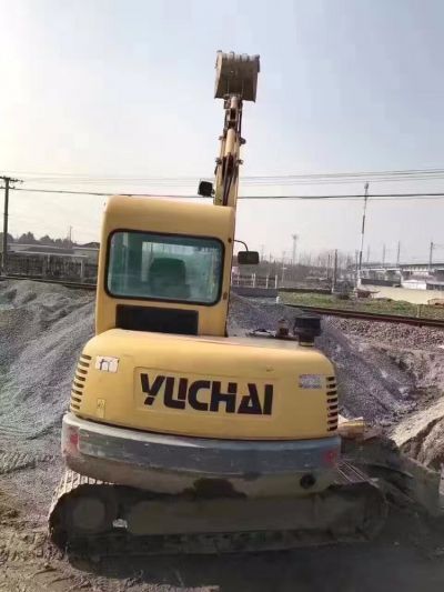 河北省保定市出租60-7履带式挖掘机