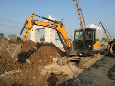 河北省石家庄市出租SY60C履带式挖掘机