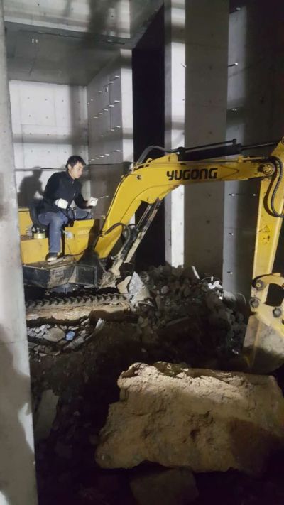湖北省武汉市出租22履带式挖掘机