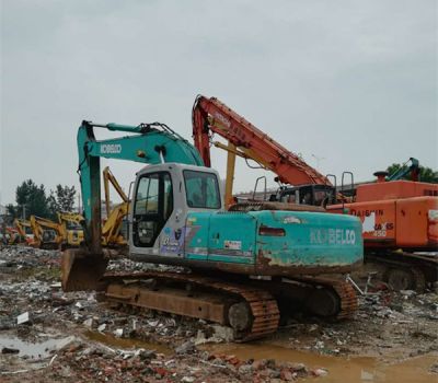 湖北省武汉市出租SK200履带式挖掘机