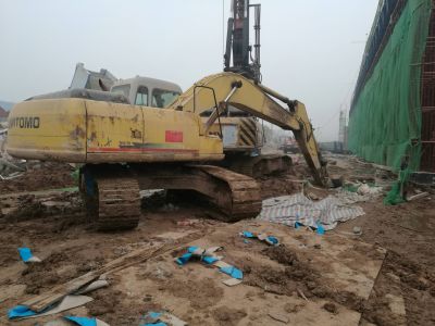河北省沧州市出租SH200履带式挖掘机