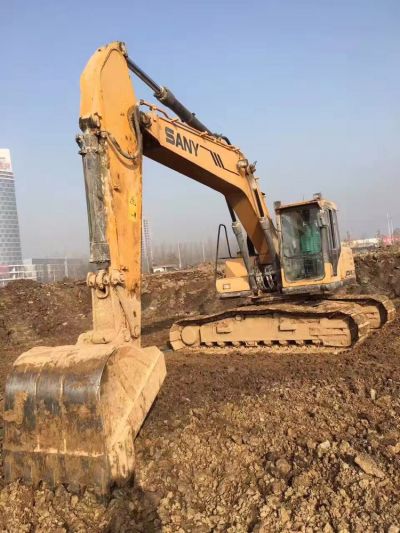 河北省保定市出租SY215C-9履带式挖掘机