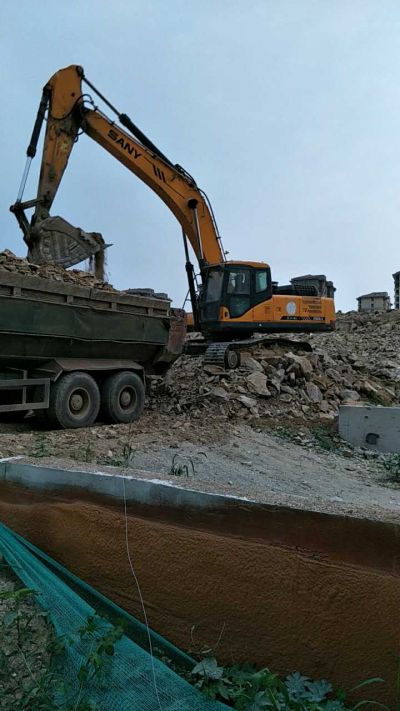 山东省烟台市出租sy405履带式挖掘机