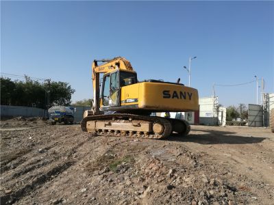 河北省石家庄市出租SY215C履带式挖掘机