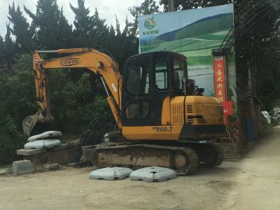 山东省烟台市出租fr60-7履带式挖掘机