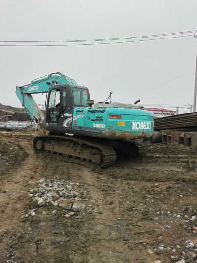 湖北省武汉市出租200履带式挖掘机