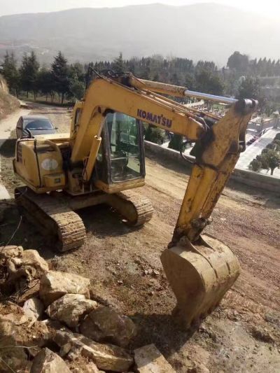 河北省保定市出租60-7履带式挖掘机