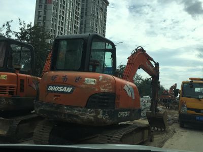 山东省烟台市出租DH60-7履带式挖掘机
