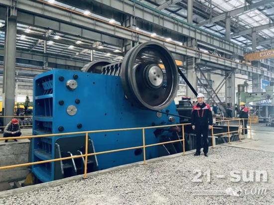 上海山美股份JC771大型颚式破碎机顺利通过验收，正式投产！