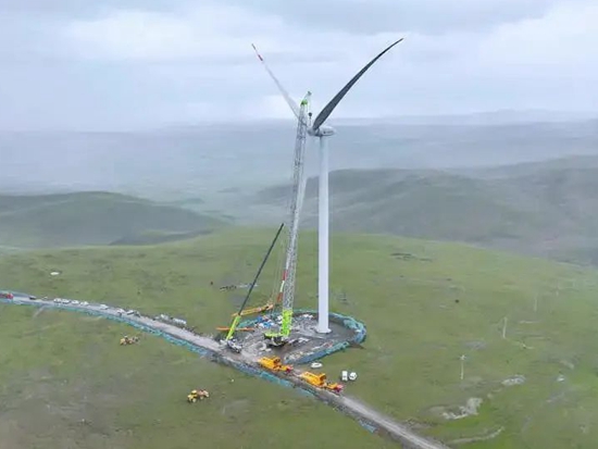 助力西藏最大风电项目首台<em>风机</em>吊装 中联重科起重机闪耀“世界屋脊”