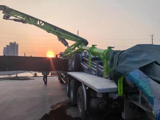 强者风范！中联重科70米轻混泵车助建东北最大文旅综合体