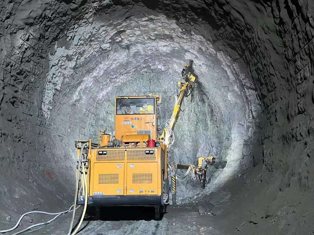 铁建重工钻爆法隧道装备助力引江补汉工程再创佳绩