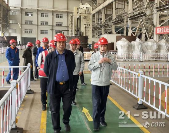 方圆集团董事局主席高秀一行参观山东核电设备制造有限公司
