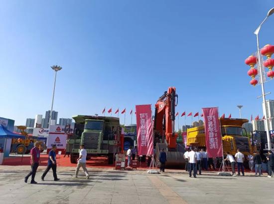 助力新业态！临工重机亮相第19届新疆国际煤炭工业博览会