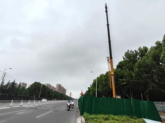徐工起重机助力荥阳城市建设！