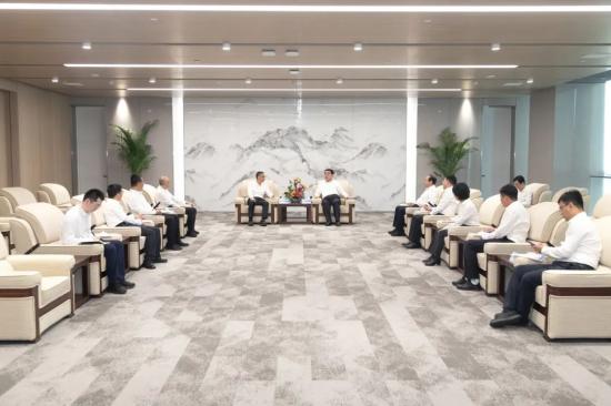 山東重工集團(tuán)與江淮前沿技術(shù)協(xié)同創(chuàng)新中心簽署戰(zhàn)略合作框架協(xié)議