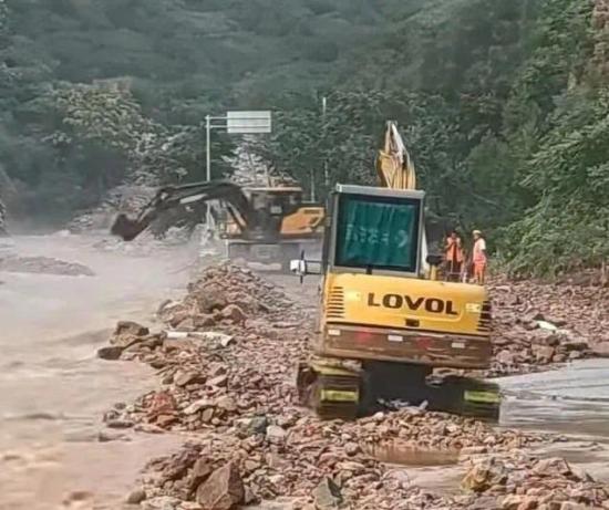 山东重工驰援京津冀暴雨灾区
