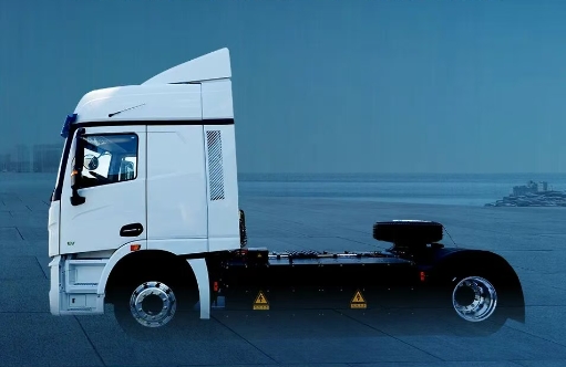 再见，快递快运高成本时代！徐工4×2底充牵引车来了