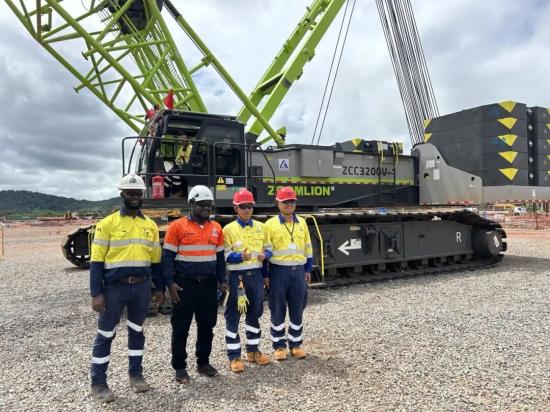 大吨位起重机批量交付西芒杜矿区，中联重科助力非洲超级项目建设