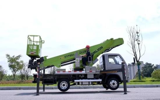 高品质 新标杆丨中联重科智能高机ZV28T蓝牌高空作业车赋能城市天际线