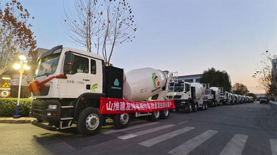 绿动川蜀 | 山推建友纯电搅拌车批量发往四川客户