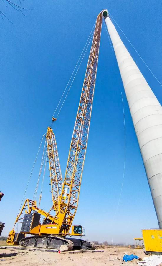 160米高空精准“搭积木”：徐工XLC15000M分体吊装6.25兆瓦风机全纪录