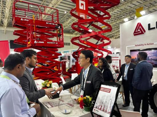 临工重机携众多创新产品亮相印度EXCON展会