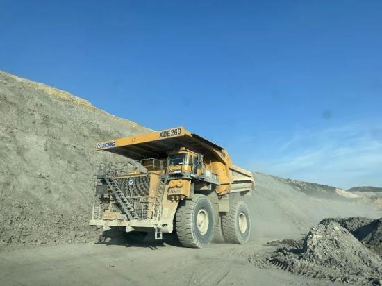 抵达非洲矿区！徐工XDE260矿车批量交付