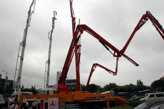 央视财经×三一重工：多地重大项目建设稳步推进