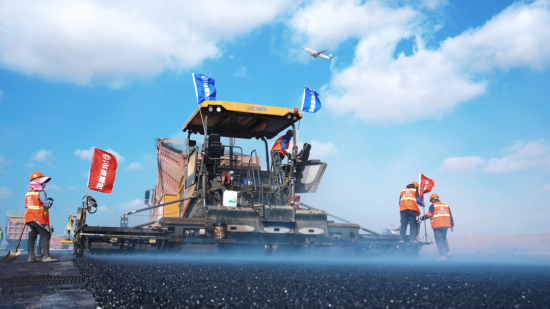 选对摊铺机，工程效率翻倍！徐工HD系列高端沥青摊铺机哪款最适合你？