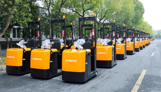 杭叉集团|零排放·高效率！杭叉集团海外租赁叉车批量交付